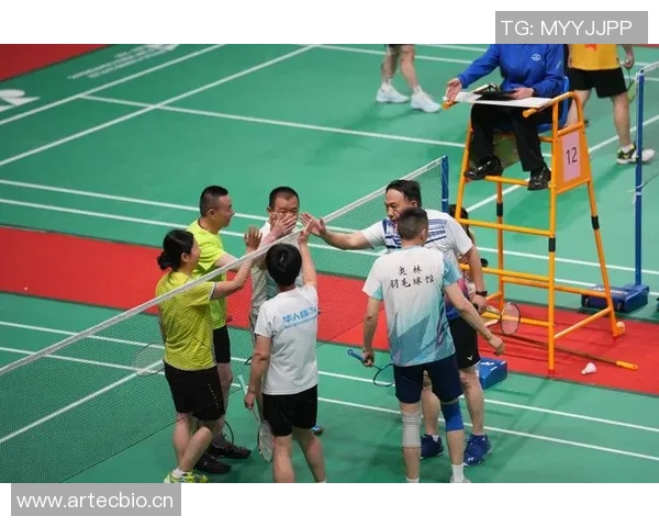 武汉羽毛球队技术实力飙升创新高引领全国羽坛新风潮 武汉羽毛球队技术实力飙升创新高引领全国羽坛新风潮