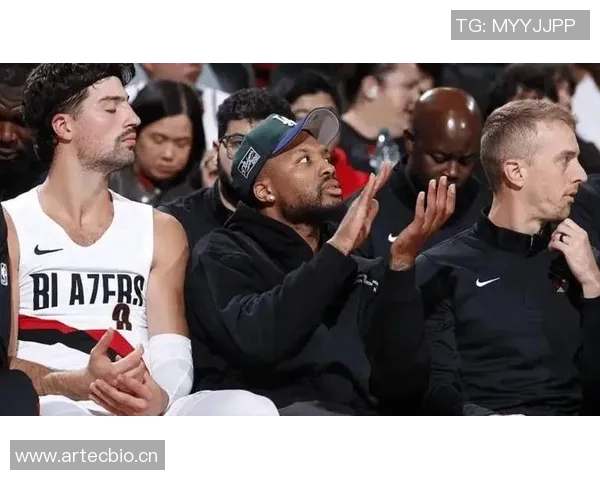 2021年NBA季后赛精彩对决开拓者与勇士的激烈较量回顾