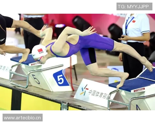 蝶泳带来的全身锻炼与健康益处,提升体力增强心肺功能 蝶泳带来的全身锻炼与健康益处,提升体力增强心肺功能